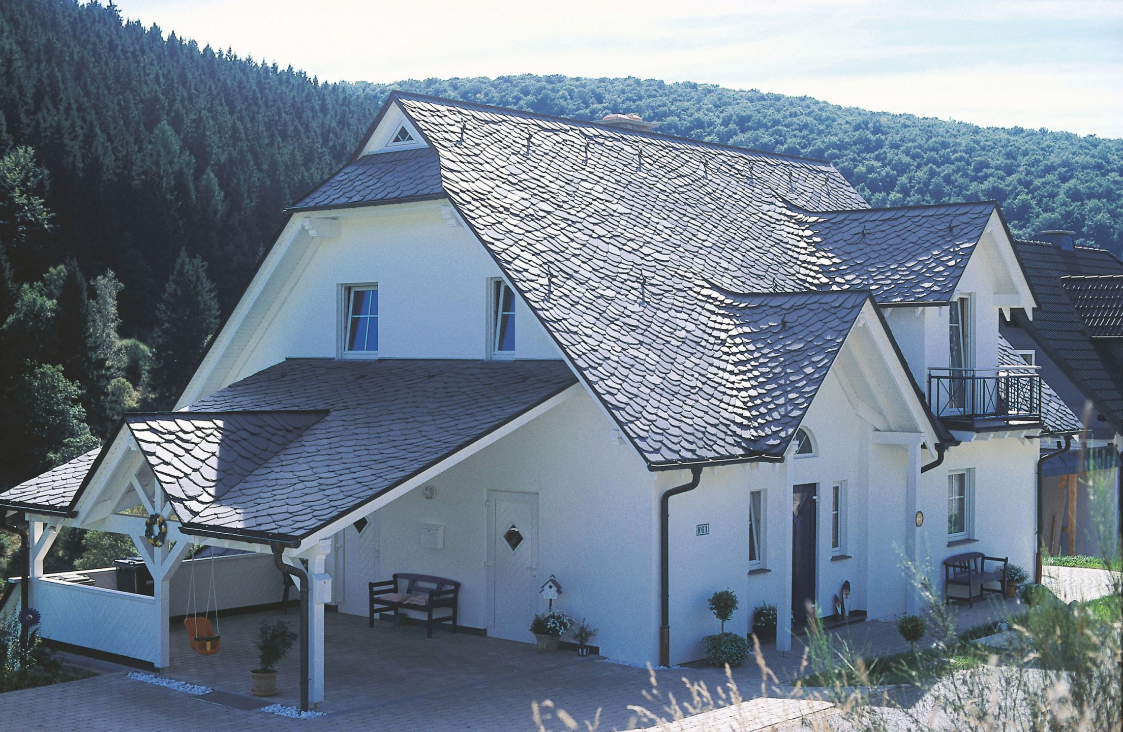 Größes Haus - Wildedeckung Dach